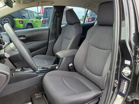 Used 2020 Toyota Corolla LE FWD image 14