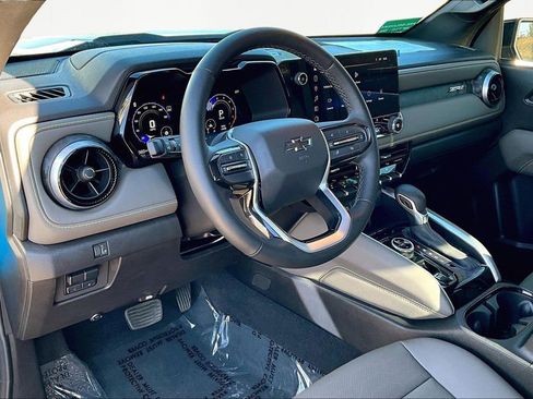 Used 2024 Chevrolet Colorado ZR2 w/ ZR2 Convenience Package III image 13