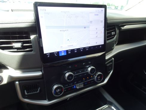 Used 2024 Ford Expedition Max XLT AWD/4WD image 7