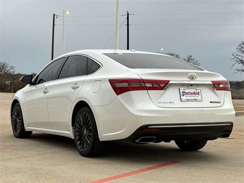 Used 2016 Toyota Avalon Touring image 6