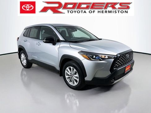 Used 2025 Toyota Corolla Cross LE AWD/4WD image 1