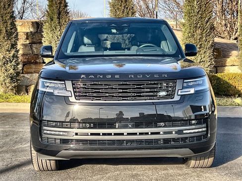 New 2026 Land Rover Range Rover Long Wheelbase SE image 8