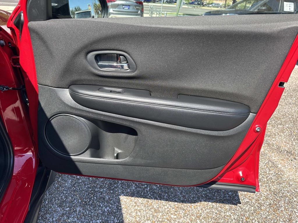 Used 2017 Honda HR-V LX image 15