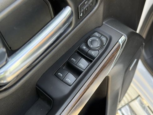 Used 2020 Chevrolet Silverado 1500 High Country w/ Technology Package image 8