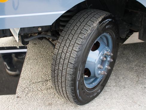 Used 2019 Ford E-450 and Econoline 450 Super Duty image 35