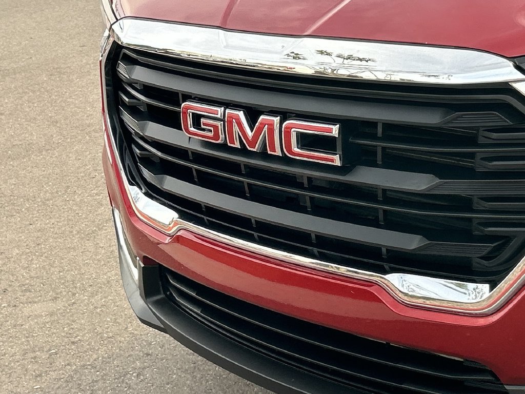 Used 2023 GMC Terrain SLE FWD image 31