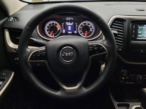 Used 2018 Jeep Cherokee Latitude w/ Safety Group image 22