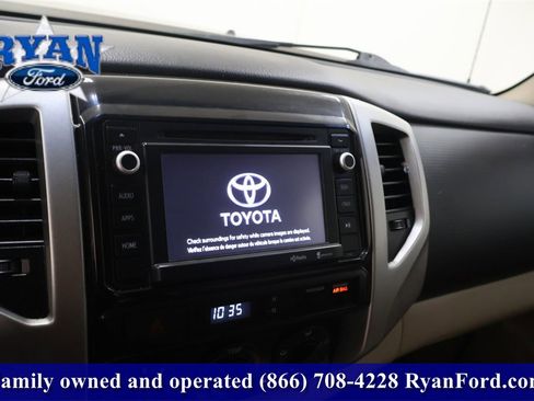 Used 2014 Toyota Tacoma PreRunner image 19