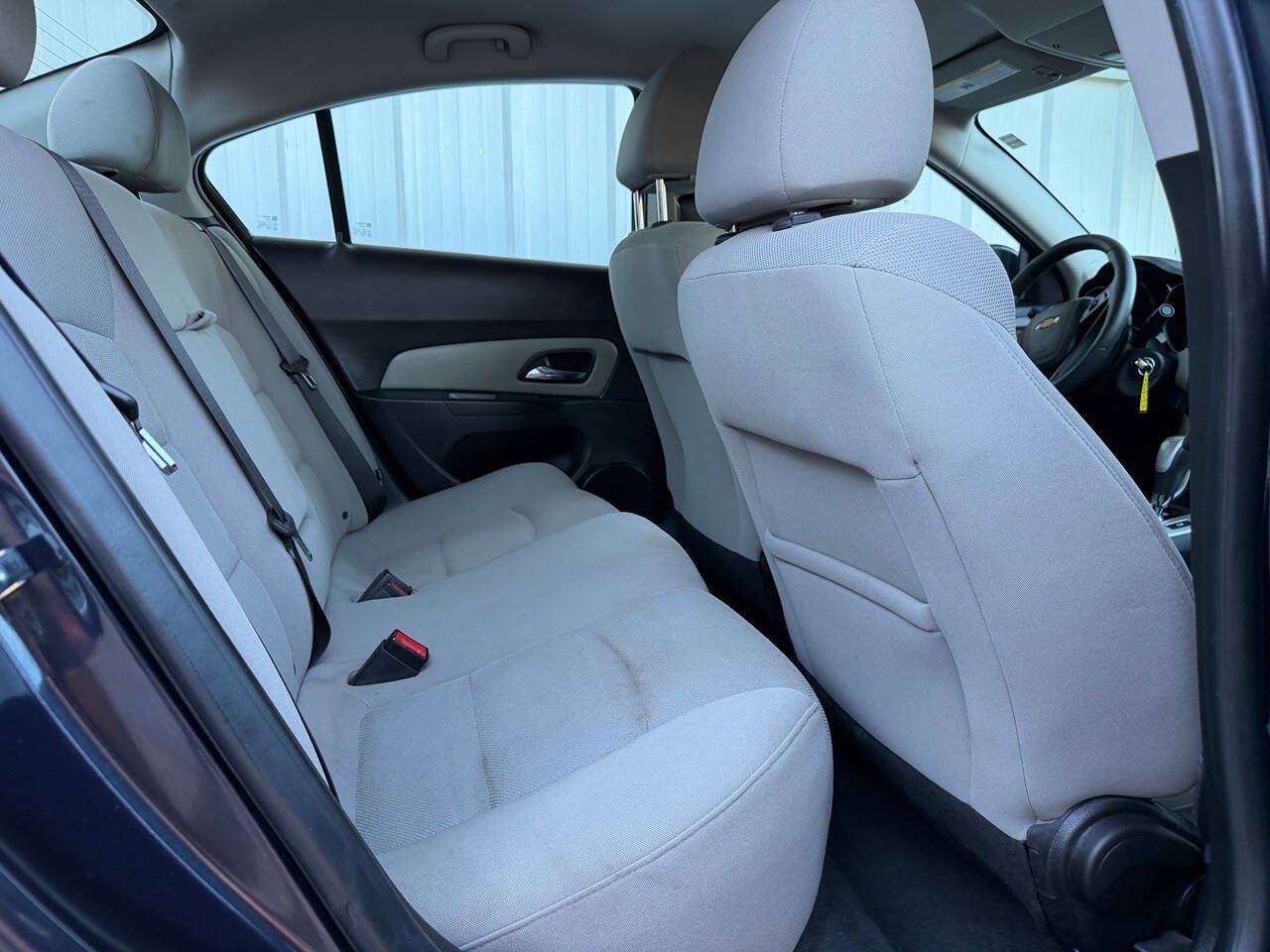 Used 2015 Chevrolet Cruze LT w/ Technology Package FWD image 16