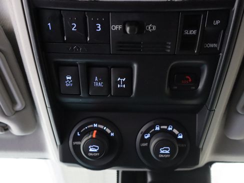 Used 2024 Toyota 4Runner TRD Off-Road Premium w/ Moonroof Package AWD/4WD image 20