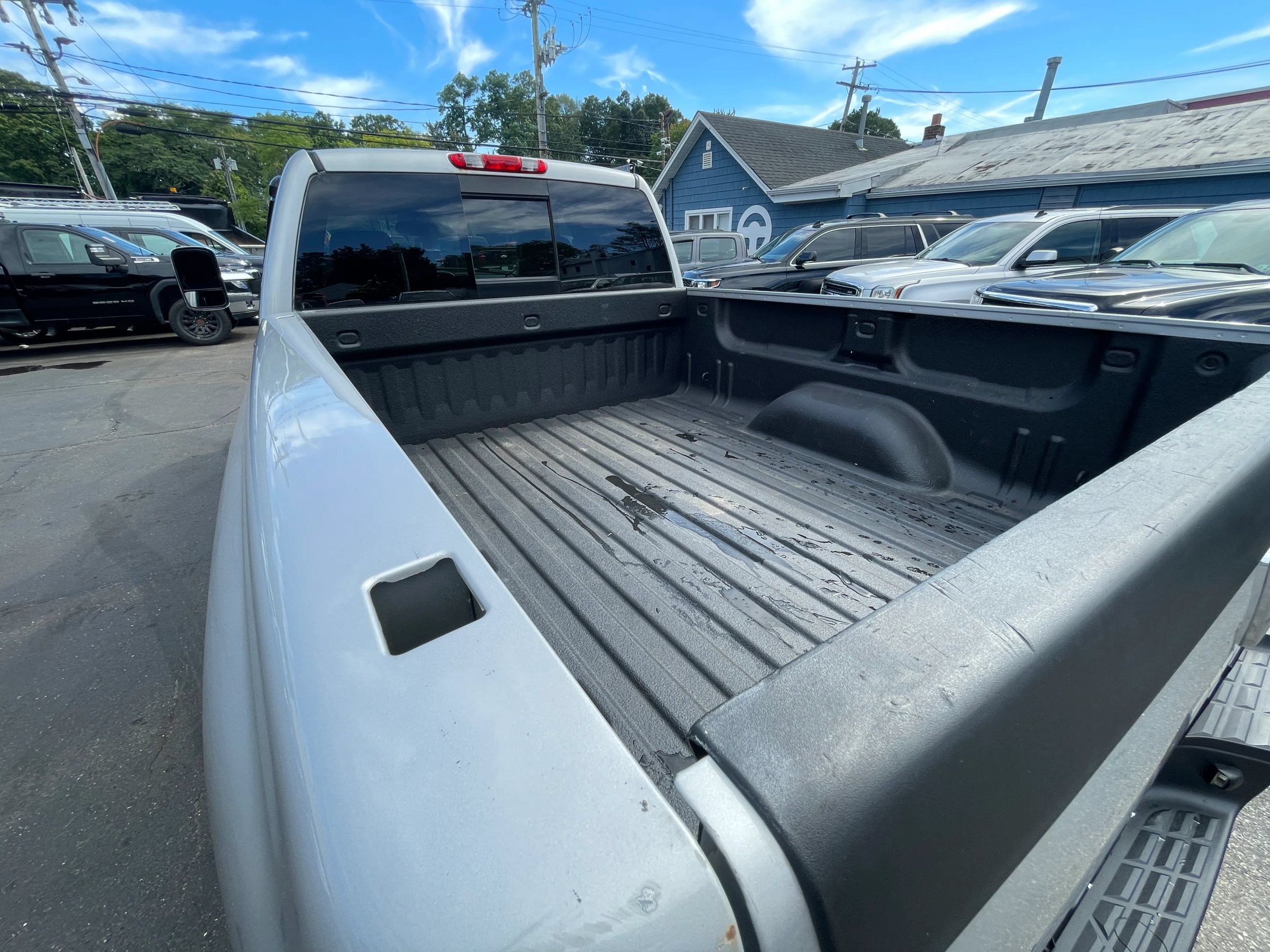 Used 2010 Chevrolet Silverado 2500 LT w/ Interior Plus Package AWD/4WD image 30