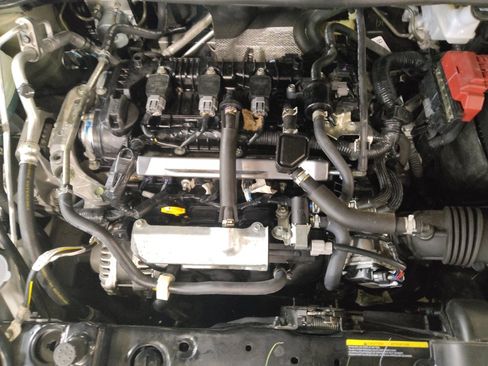 Used 2025 Nissan Versa SV w/ Trunk Package image 30