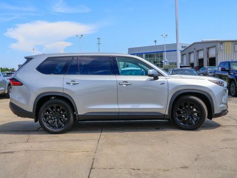 Used 2026 Toyota Grand Highlander FWD image 26