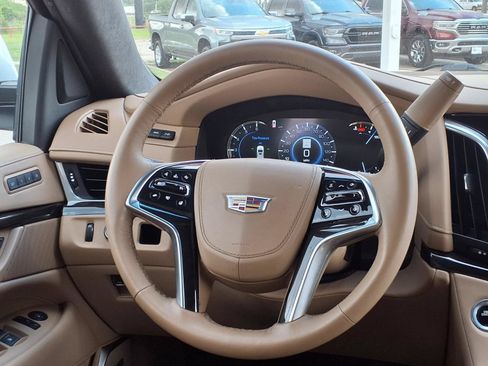 Used 2018 Cadillac Escalade ESV Platinum RWD image 22