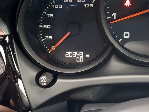 Certified 2020 Porsche Macan AWD/4WD image 24