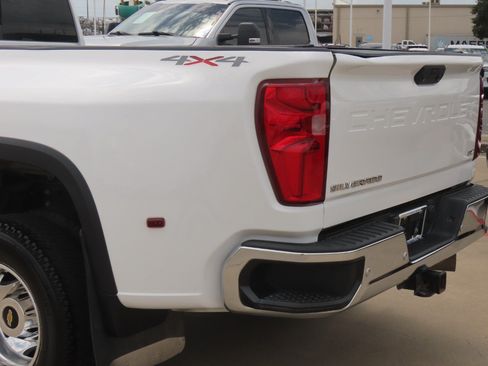 Used 2021 Chevrolet Silverado 3500 LTZ w/ LTZ Plus Package AWD/4WD image 15