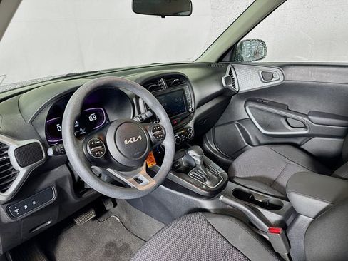 Certified 2023 Kia Soul LX FWD image 9