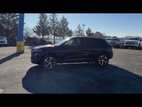 Used 2024 Chevrolet Trax RS w/ Driver Confidence Package image 28