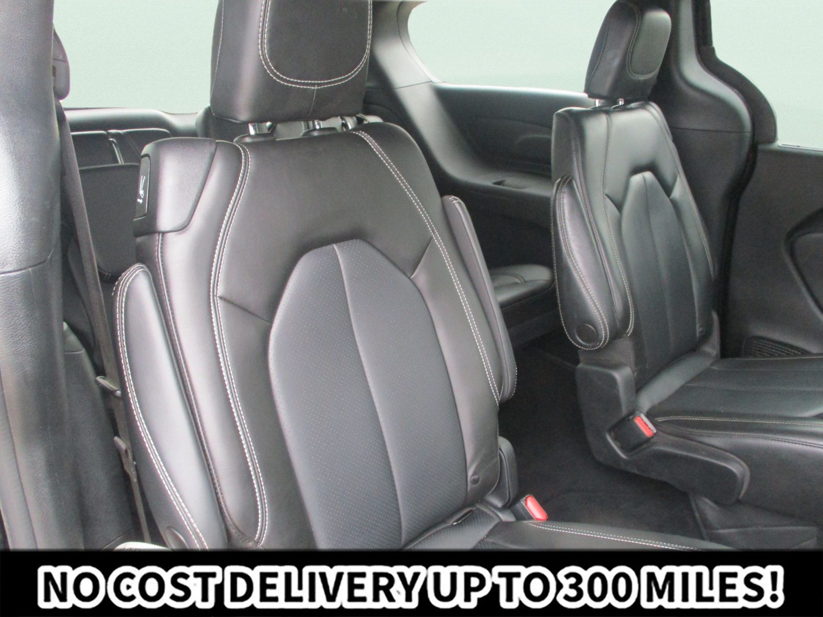 Used 2023 Chrysler Pacifica Touring-L w/ S Appearance Package FWD image 16