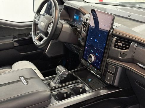 Used 2023 Ford F150 Lightning Platinum image 9