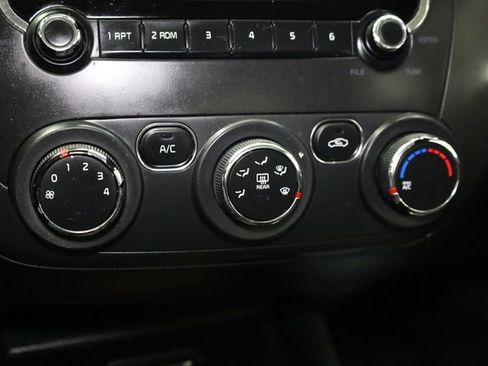 Used 2017 Kia Forte LX image 21