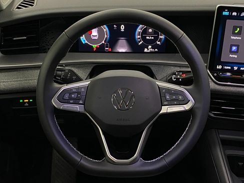 New 2025 Volkswagen Tiguan S image 14