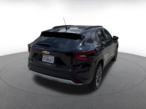 Used 2025 Chevrolet Trax LT FWD image 14