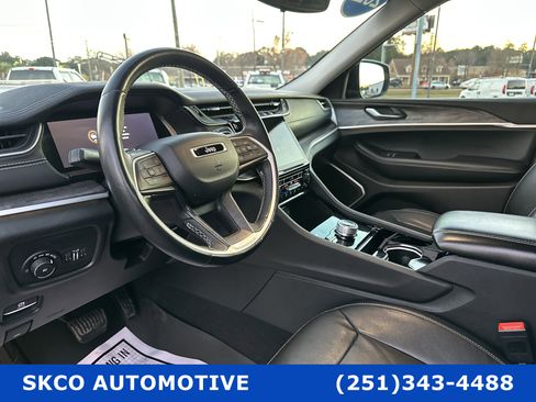 Used 2022 Jeep Grand Cherokee Limited image 20