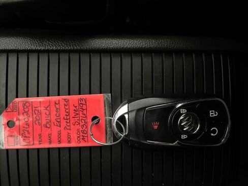 Used 2021 Buick Encore Preferred w/ Safety Package image 29
