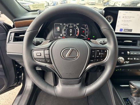 Used 2025 Lexus ES 350 w/ Premium Package FWD image 27