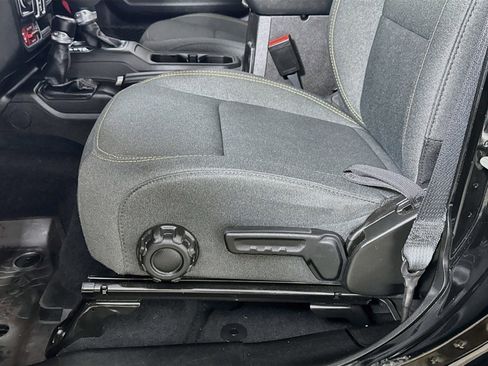 Used 2024 Jeep Wrangler Unlimited image 21