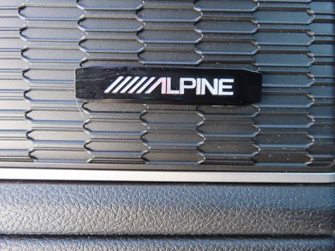 Used 2023 Jeep Grand Cherokee Limited w/ Trailer Tow Prep Group (B) image 9