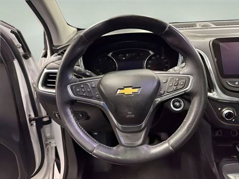 Used 2018 Chevrolet Equinox Premier image 16