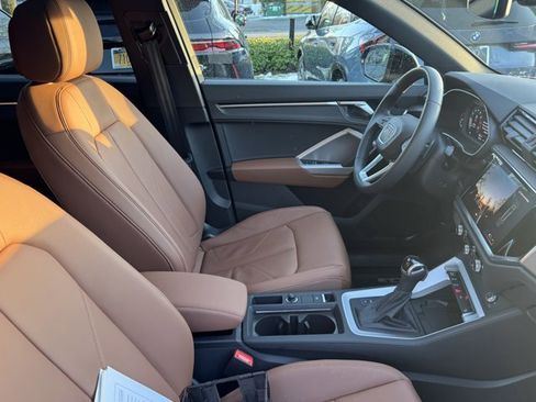 Used 2025 Audi Q3 2.0T Premium w/ Convenience Package image 28