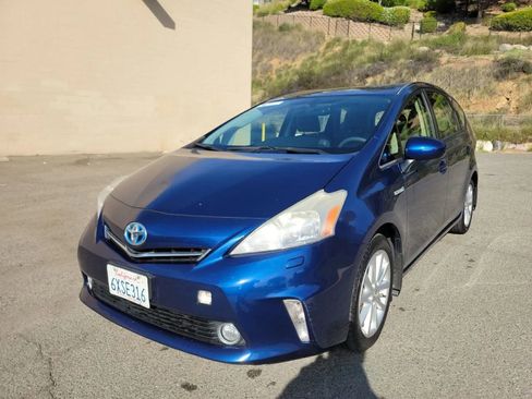 Used 2012 Toyota Prius V Five image 1