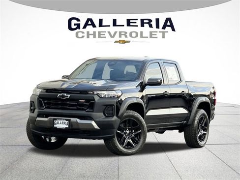 Certified 2025 Chevrolet Colorado Trail Boss image 2