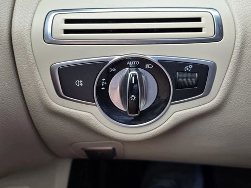 Used 2016 Mercedes-Benz C 300 Sedan image 23