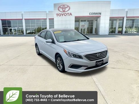 Used 2017 Hyundai Sonata SE w/ Cargo Package image 1