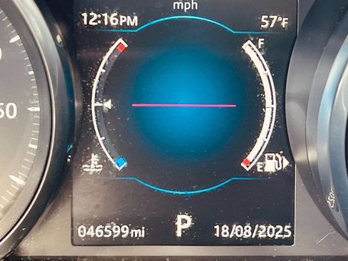 Used 2016 Jaguar XF R-Sport image 15