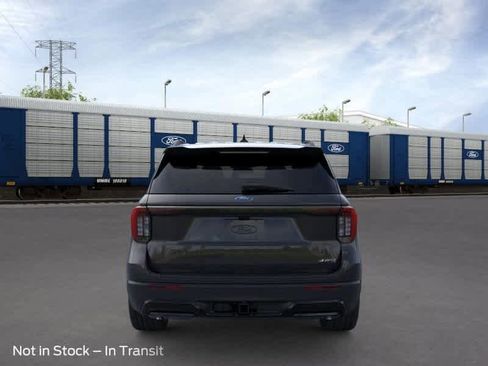New 2026 Ford Explorer ST-Line w/ ST-Line Street Pack image 5
