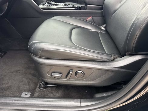Used 2025 Kia Sportage EX w/ Premium Package FWD image 16