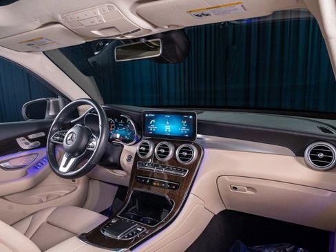 Certified 2022 Mercedes-Benz GLC 300 4MATIC image 4