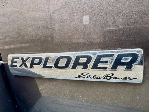 Used 2006 Ford Explorer Eddie Bauer image 11