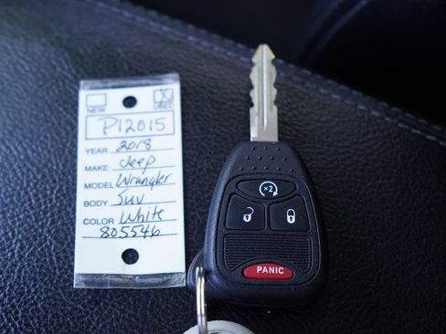 Used 2018 Jeep Wrangler Unlimited Sahara AWD/4WD image 33