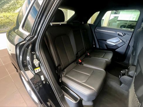 Used 2024 Audi Q3 2.0T Premium w/ Convenience Package image 20