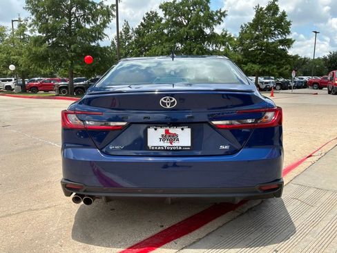 Used 2025 Toyota Camry SE FWD image 7