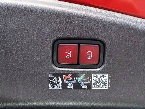New 2026 Mercedes-Benz CLE 450 4MATIC Coupe image 17