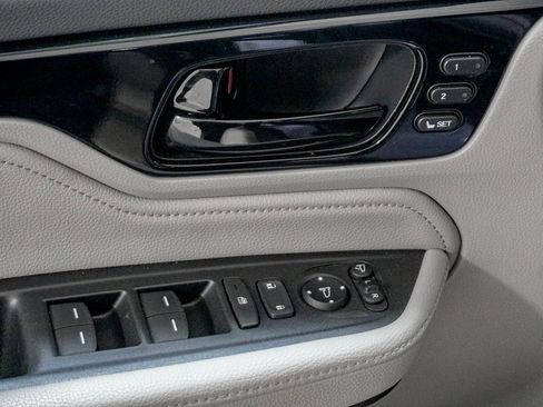 Used 2023 Honda Odyssey Elite image 18