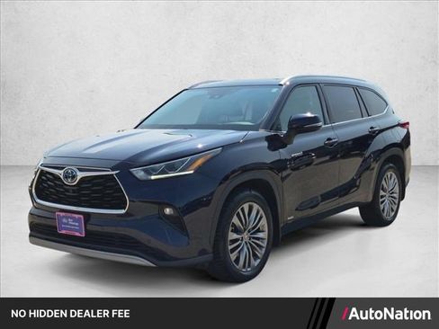 Used 2021 Toyota Highlander Platinum AWD/4WD image 1