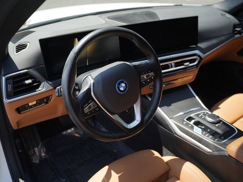 Used 2023 BMW i4 eDrive35 w/ Premium Package RWD image 10
